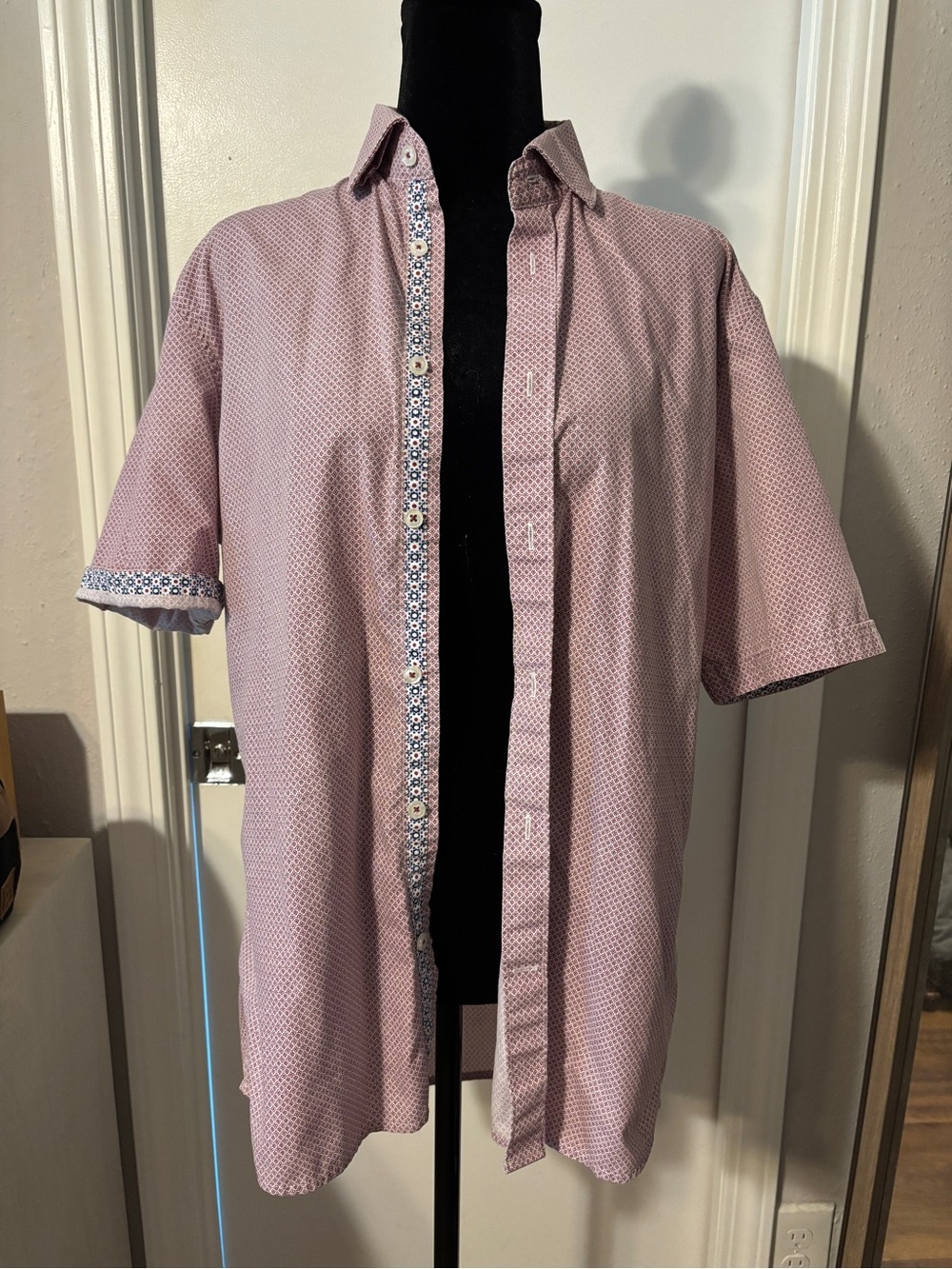 Men's Short-Sleeve Button-Up Shirt in Light Plum Print